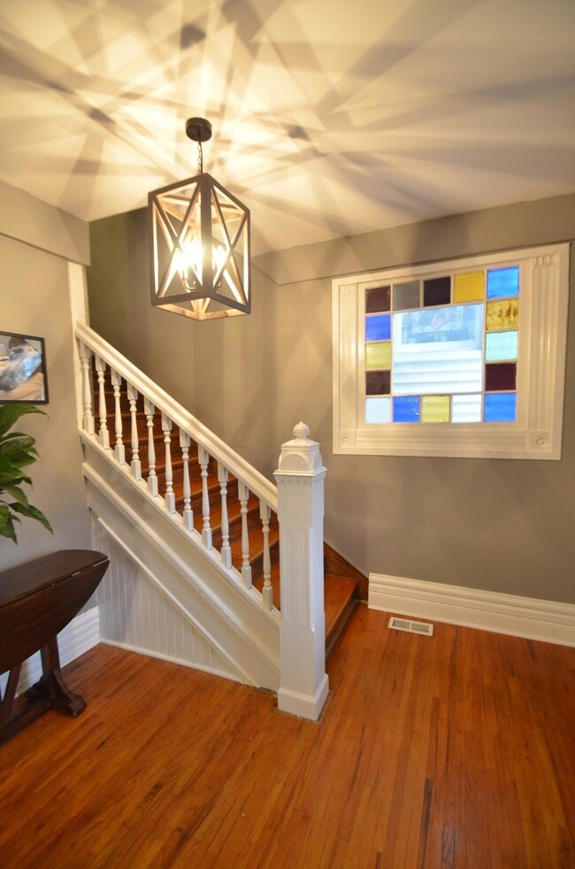 1085 Oregon Ave, Columbus, OH 43201 - photo 5