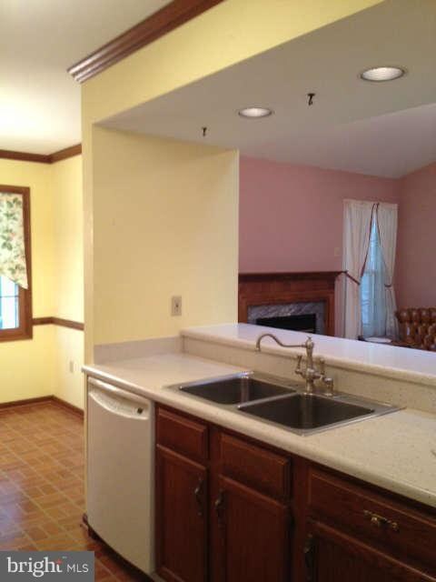 10707 Eden Brook Dr, Spotsylvania, VA 22553 - photo 6