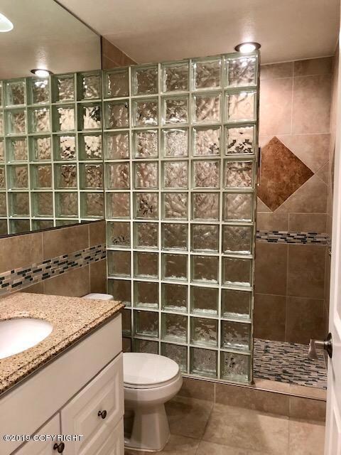 3041 Lois Dr unit 406, Anchorage, AK 99517 - photo 4