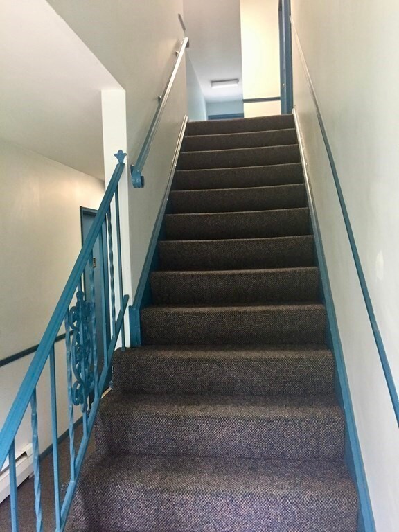 109 Regency Park Dr, Agawam, MA 01001 - photo 3