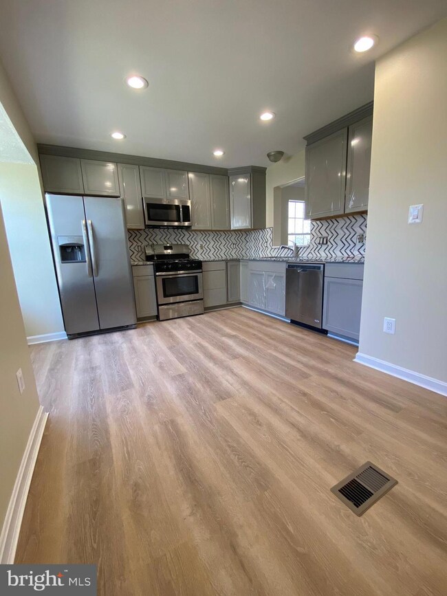 412 Tolbelt Ct, Stafford, VA 22554 - photo 4