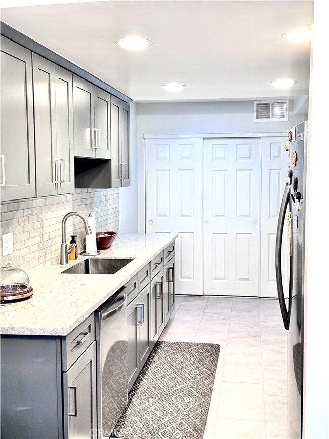 16255 Devonshire St unit 7, Granada Hills, CA 91344 - photo 6