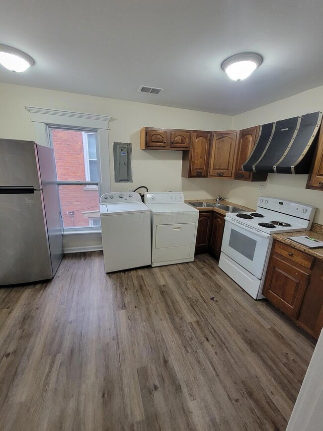 19 1/2 S Wheatland Ave, Columbus, OH 43204 - photo 3