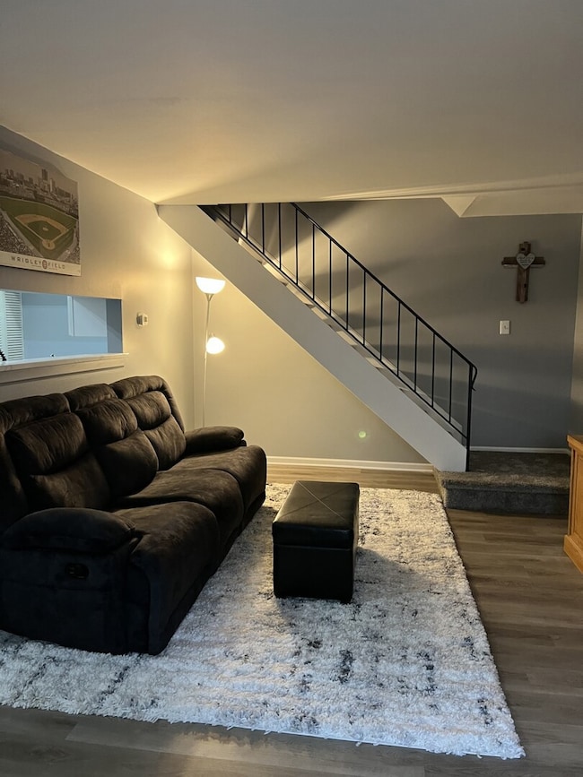 1687 Williamsburg Ct unit B, Wheaton, IL 60189 - photo 4