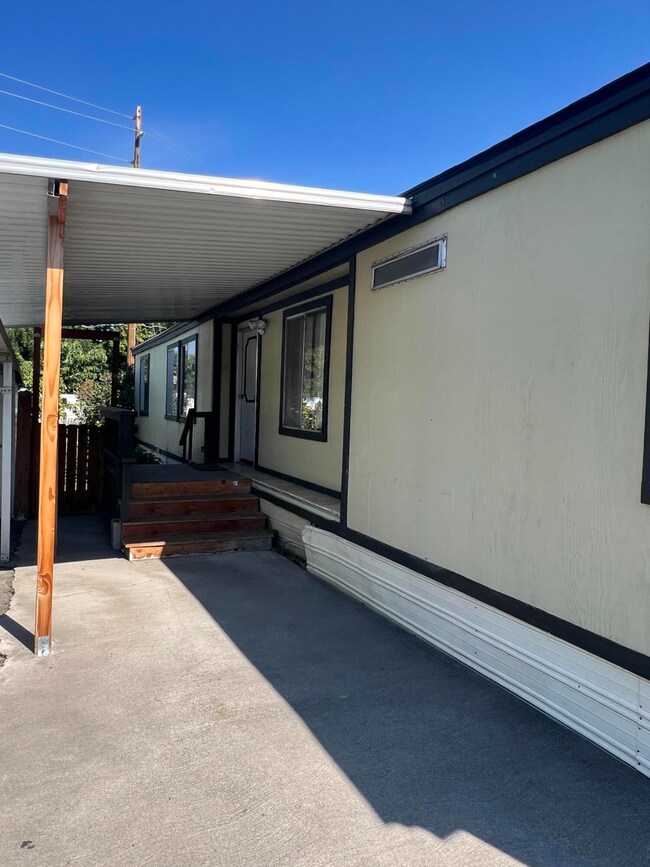 2241 Greensprings Dr unit 27, Klamath Falls, OR 97601 - photo 2