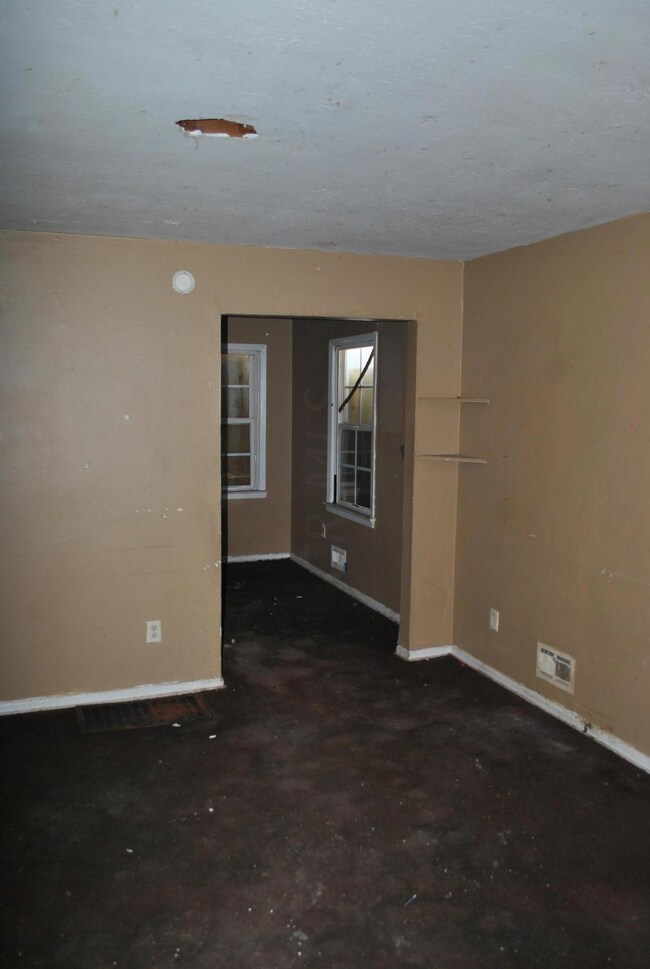 FFB132 Living 194 Belvidere