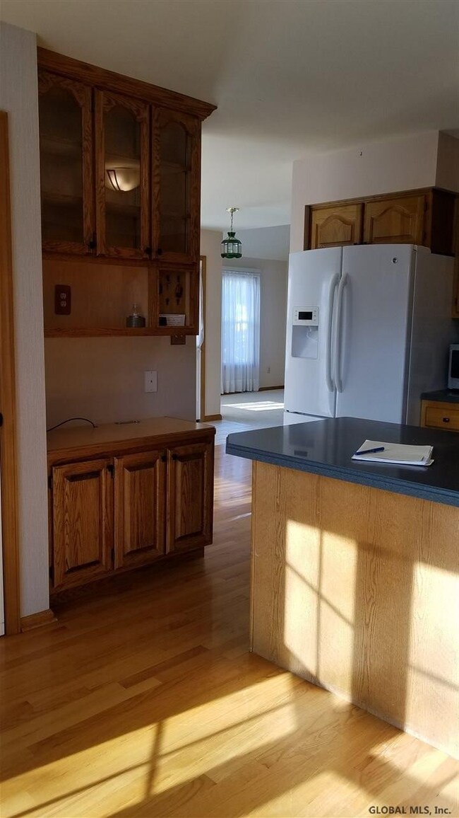 181 Killarney Dr, Schenectady, NY 12309 - photo 5