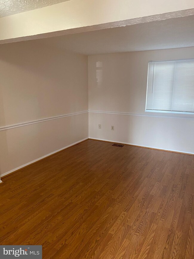 6041 Rowanberry Dr, Elkridge, MD 21075 - photo 5