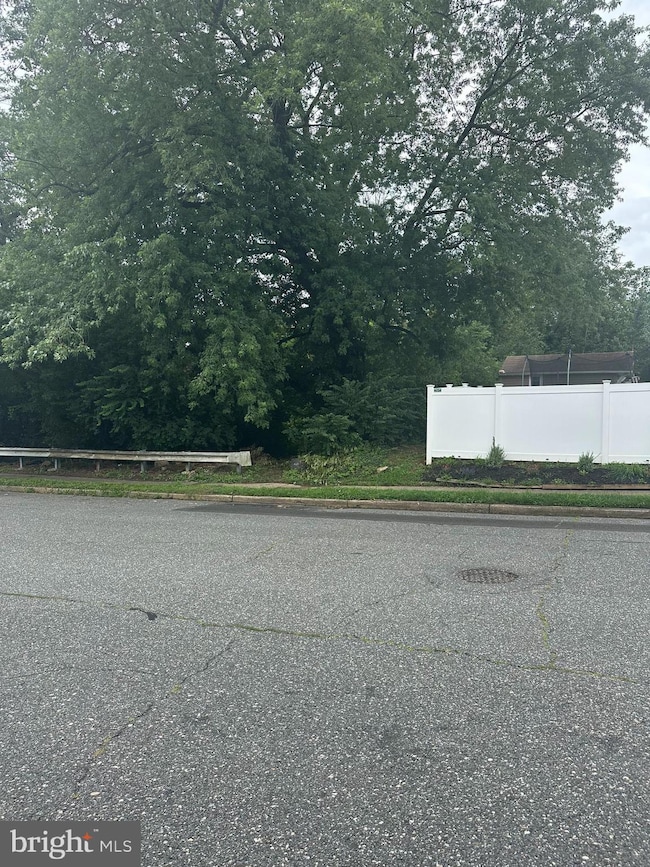 8817 R Danbury St, Philadelphia, PA 19152 - photo 2