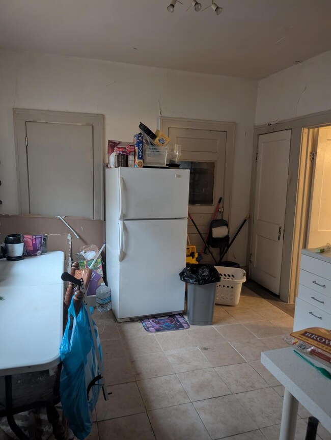 9142 Isham, Detroit, MI 48213 - photo 6