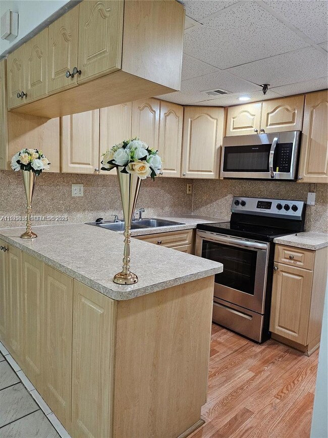 10641 SW 108th Ave unit 1H, Miami, FL 33176 - photo 5