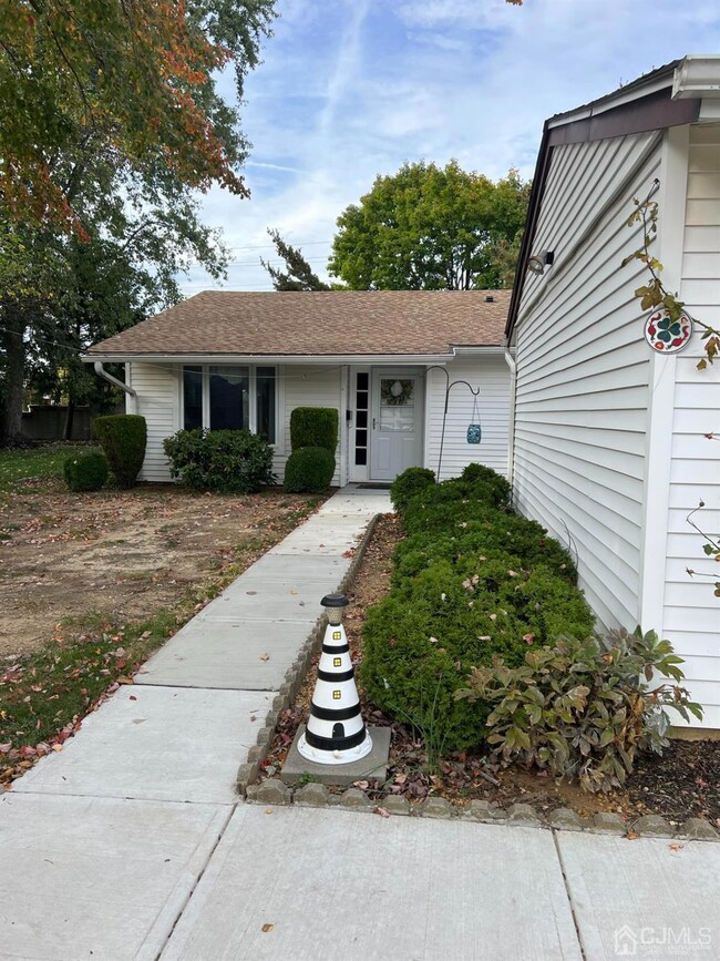 112 Indigo Plaza unit A, Monroe Township, NJ 08831 - photo 4