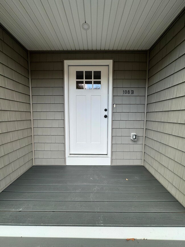 108 Mammoth Rd unit B, Hooksett, NH 03106 - photo 3