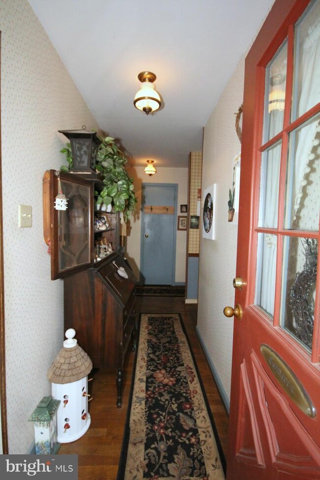 19942 Woodtrail Rd, Round Hill, VA 20141 - photo 4