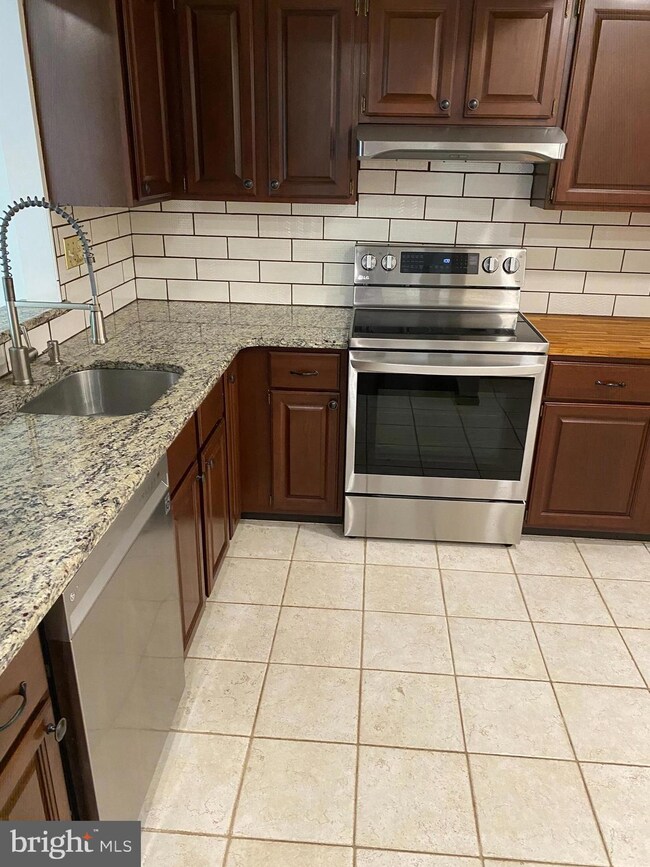 146 Bishops Gate Ln unit 113, Doylestown, PA 18901 - photo 4