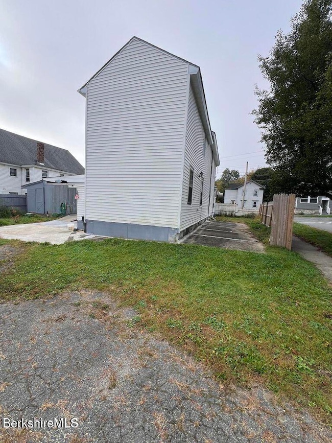 334 Columbus Ave, Pittsfield, MA 01201 - photo 2