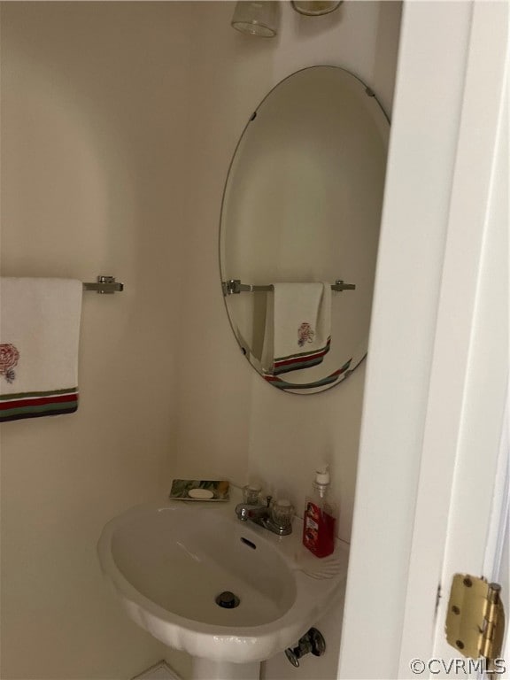 Bathroom with sink