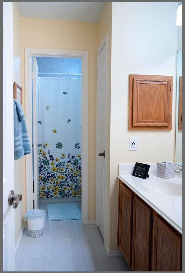 1901 Valero St, Friendswood, TX 77546 - photo 7