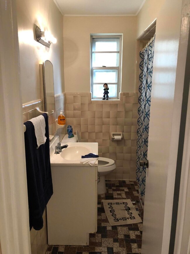 5066 Kerle St, Jacksonville, FL 32205 - photo 4