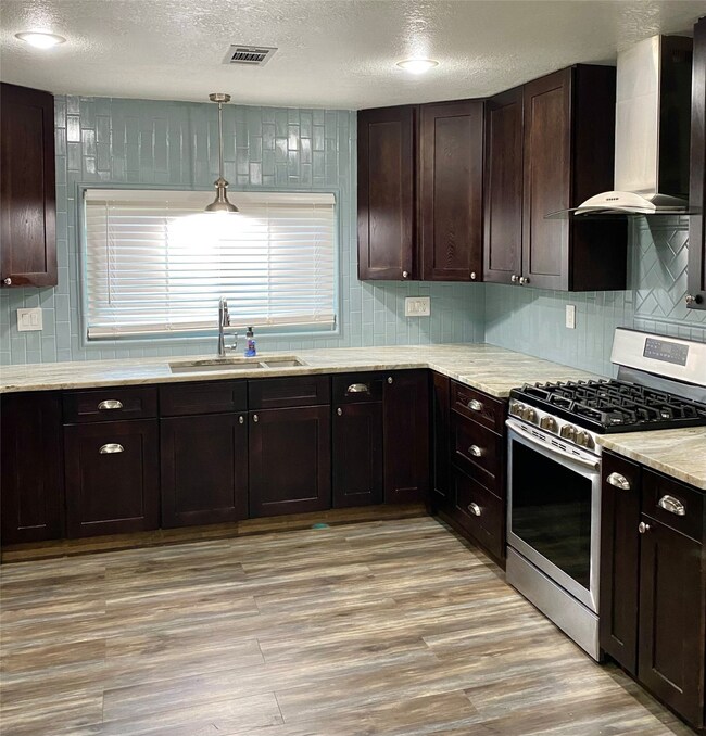 1820 Old Van Vleck Rd, Bay City, TX 77414 - photo 3