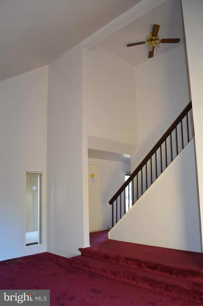 20509 Aspenwood Ln, Montgomery Village, MD 20886 - photo 4