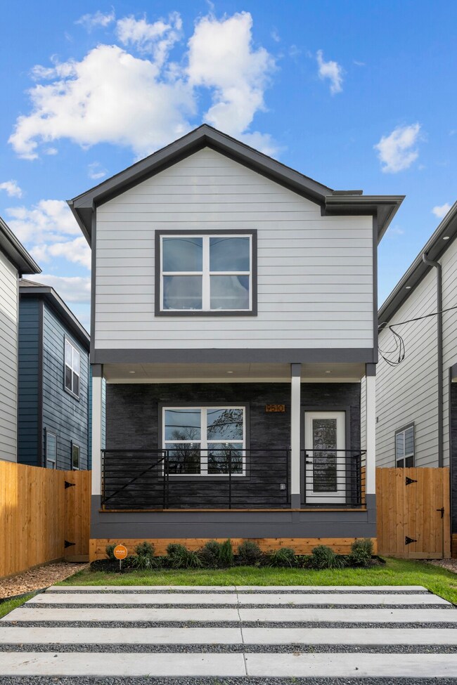 9510 Beckley St, Houston, TX 77088 - photo 2