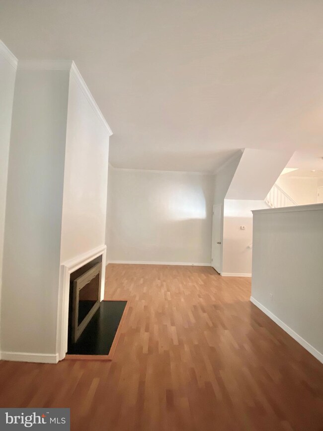 11707 Briary Branch Ct, Reston, VA 20191 - photo 5