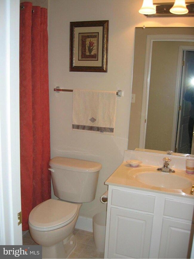 608 Kingfisher Ave, Gaithersburg, MD 20877 - photo 5