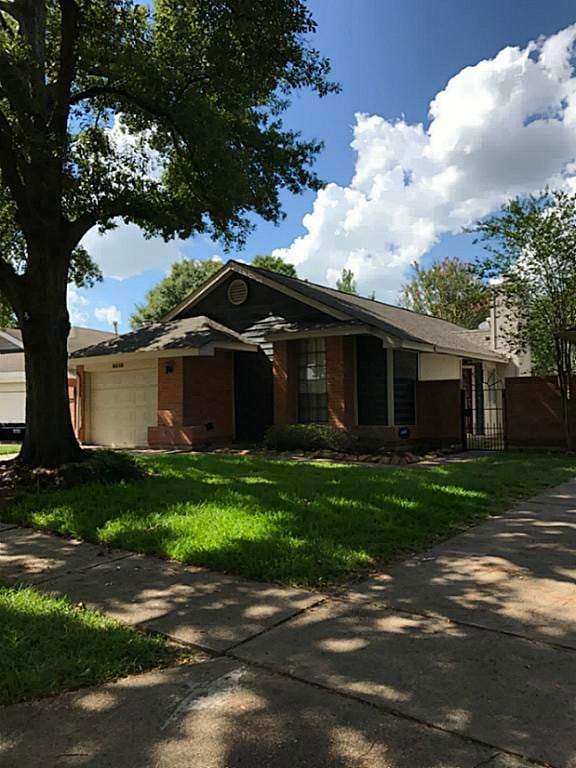 8518 Pool Creek Dr, Houston, TX 77095 - photo 2