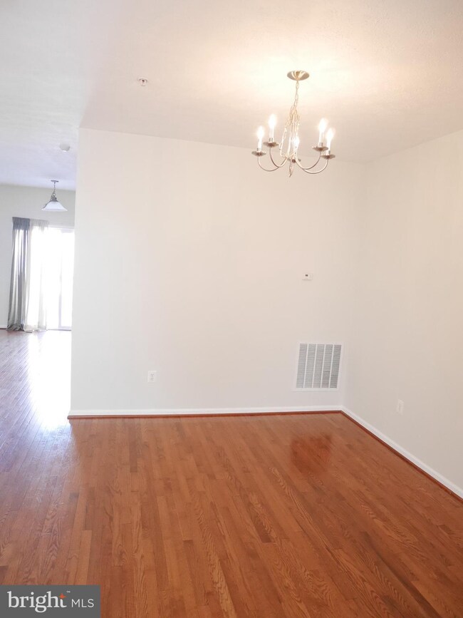 605 Macdill Rd, Middle River, MD 21220 - photo 5