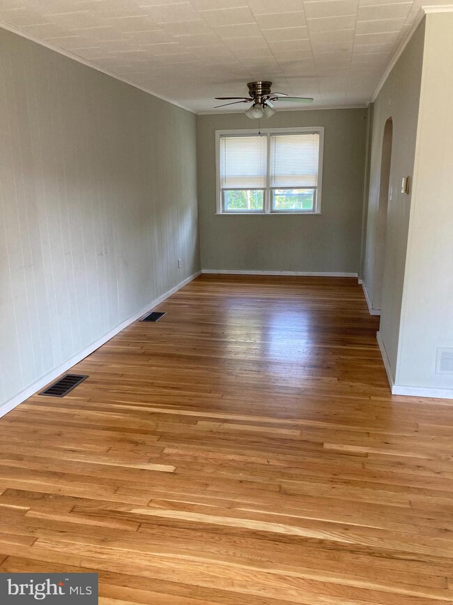 448 Thomson Ave, Paulsboro, NJ 08066 - photo 3