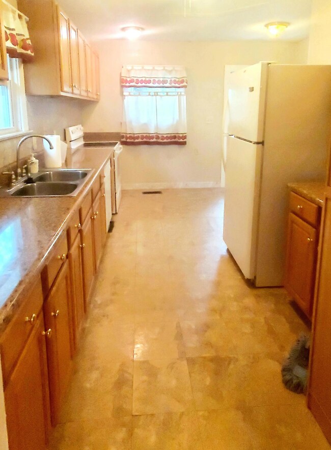 1411 Williams Rd, Hixson, TN 37343 - photo 3