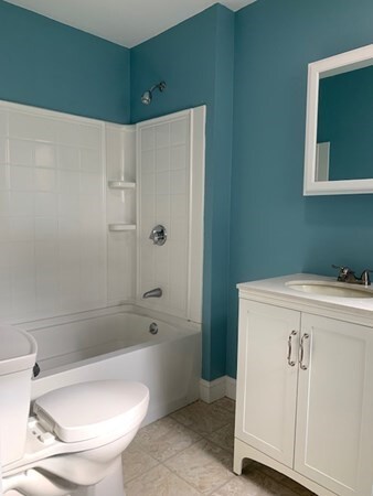 275 Market St unit B, Rockland, MA 02370 - photo 5