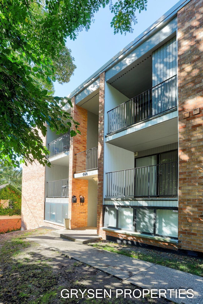 3-web-or-mls-460-fulton-st-e-3