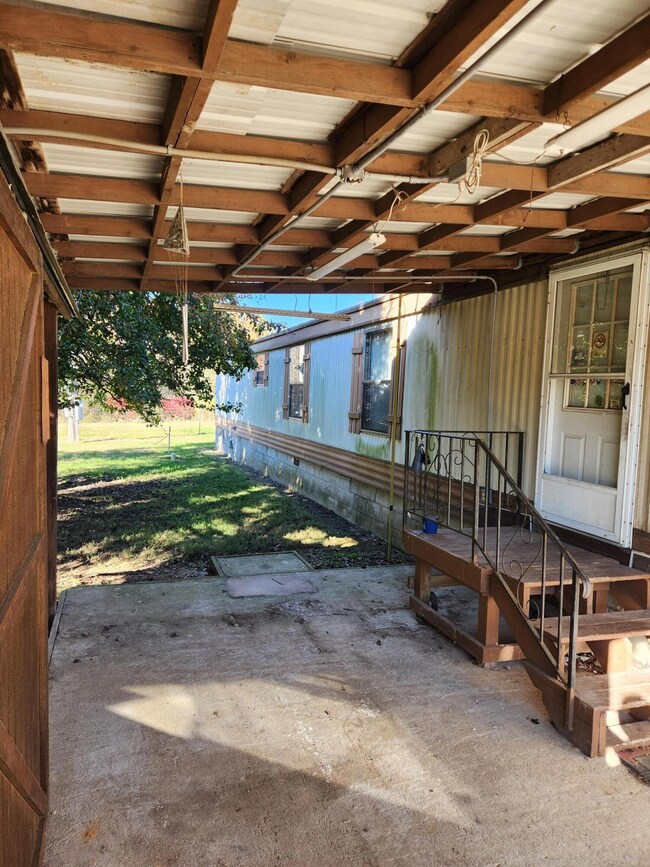 949 945 Ellingsworth Ln, Highlandville, MO 65669 - photo 2