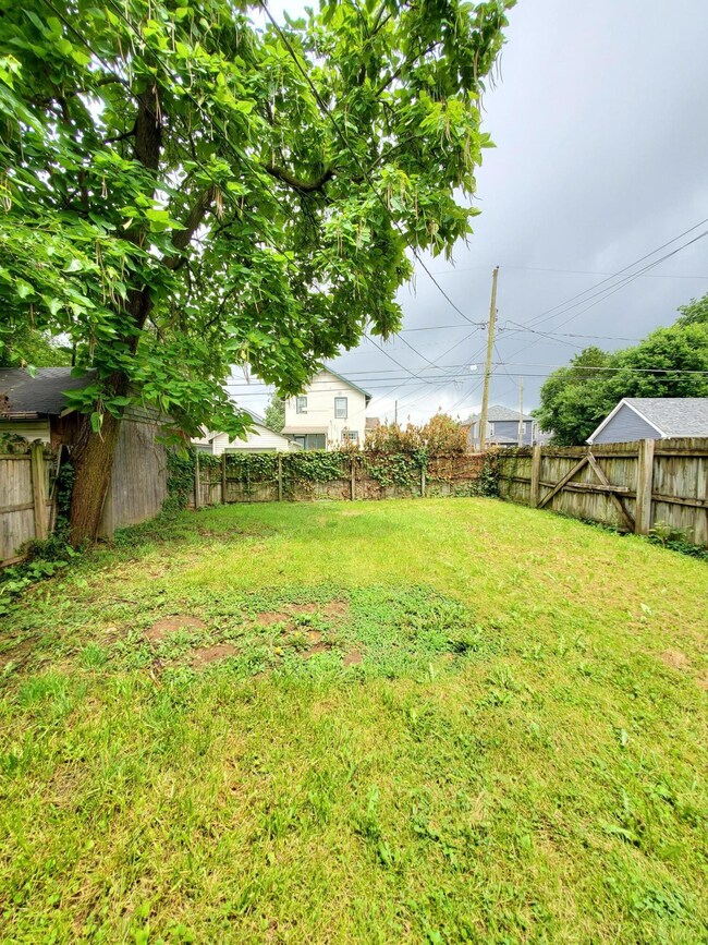 578 Stewart Ave, Columbus, OH 43206 - photo 4