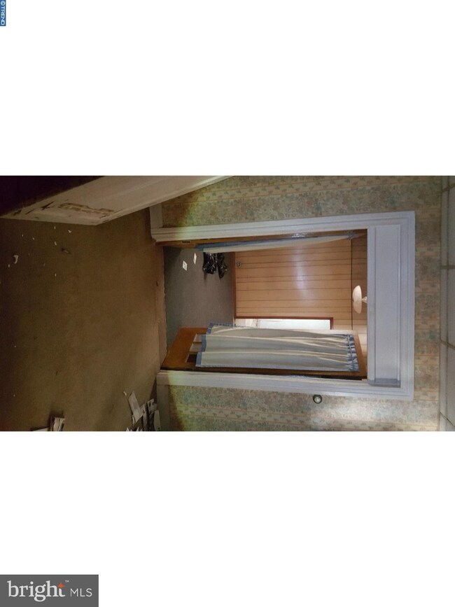 907 Douglass St, Camden, NJ 08103 - photo 3