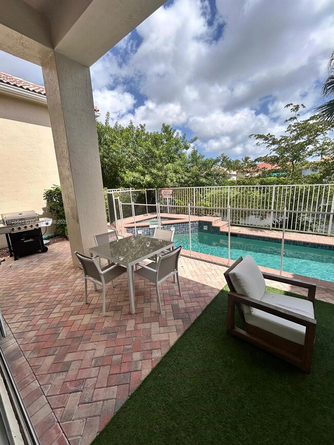 7030 Islegrove Place, Boca Raton, FL 33433 - photo 7