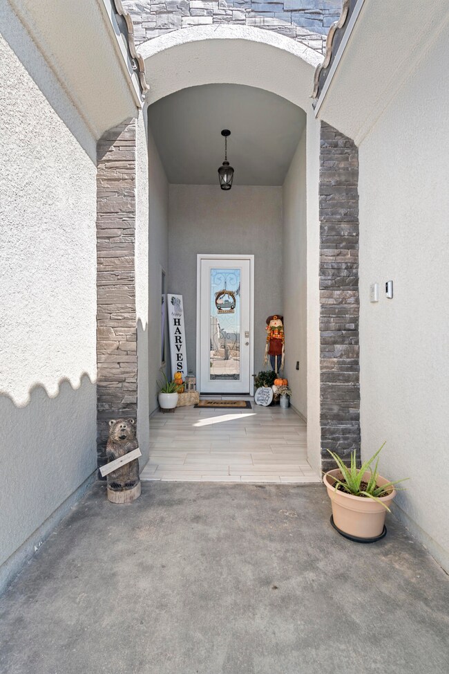 780 Pontop Hall St, Horizon City, TX 79928 - photo 4