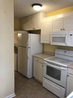 425 Magnolia Ave unit F, Saint Simons Island, GA 31522 - photo 3