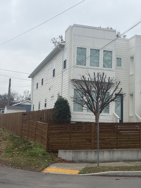 2601 Batavia St, Nashville, TN 37208 - photo 2