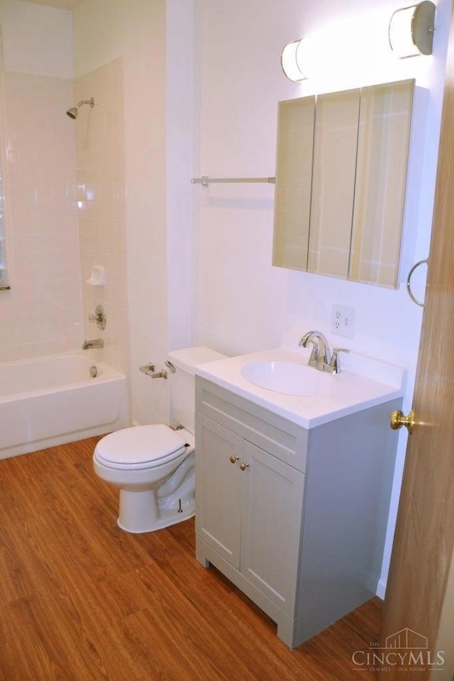 305 Warner St, Cincinnati, OH 45219 - photo 5