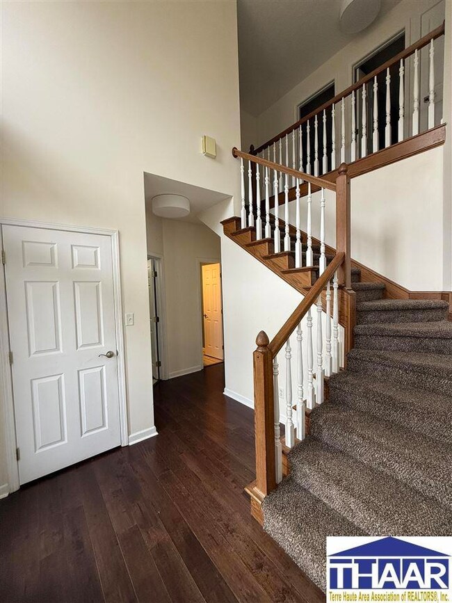 469 S Dobbs Dell St, Terre Haute, IN 47803 - photo 3