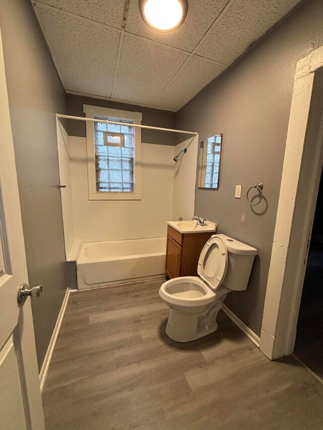 2823 N 28th St, Milwaukee, WI 53210 - photo 6