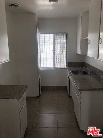 550 E 97th St unit 1, Inglewood, CA 90301 - photo 2