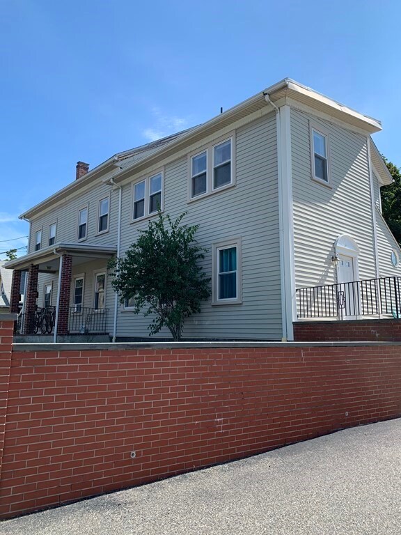 10 Cliff St unit 4, Quincy, MA 02169 - photo 2