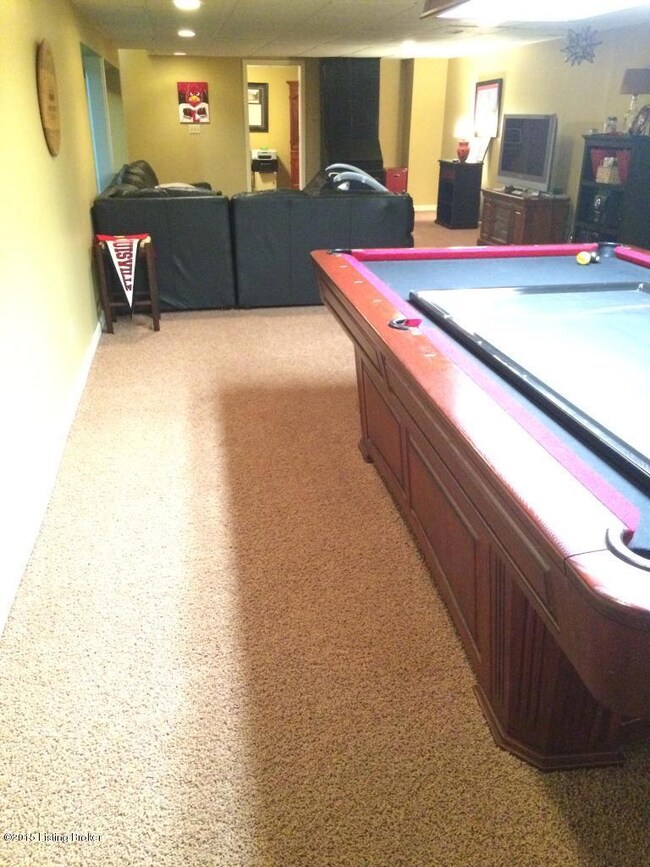 8014 Schroering Dr, Louisville, KY 40291 - photo 4