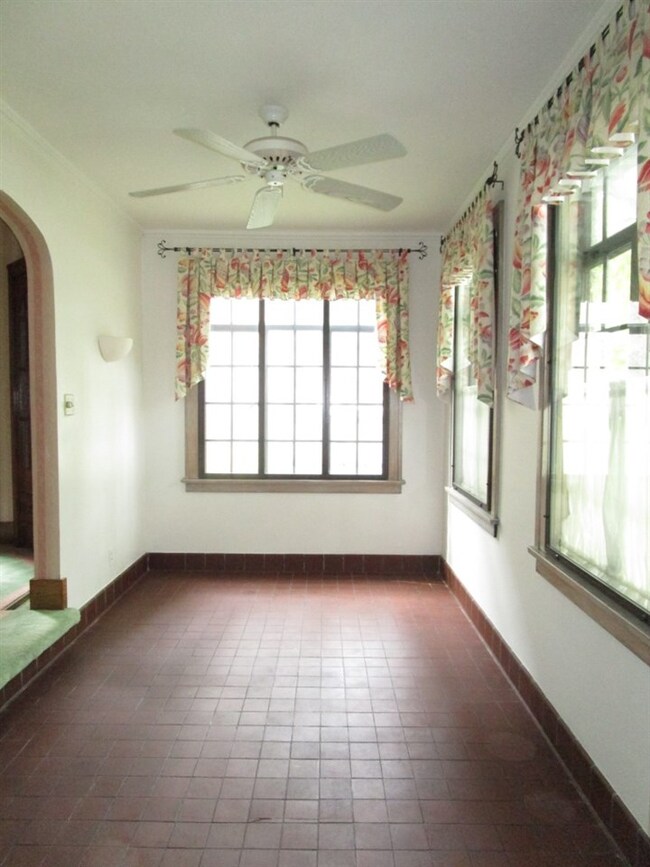 604 N Main St, Auburn, IN 46706 - photo 4