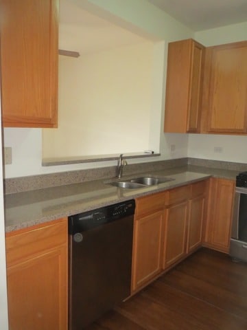 1124 Clover Dr, Minooka, IL 60447 - photo 2