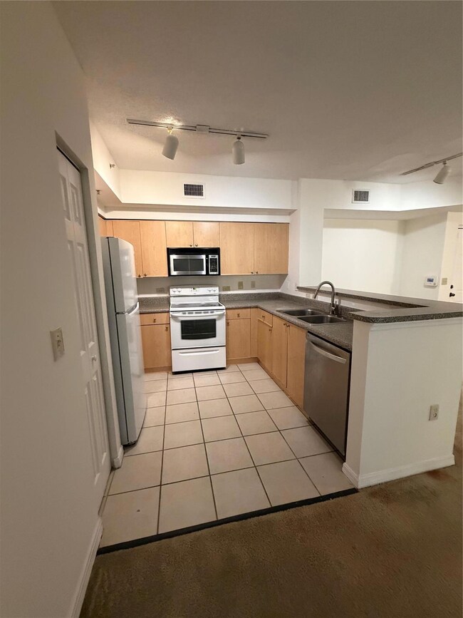 2351 W Preserve Way unit 104, Miramar, FL 33025 - photo 2